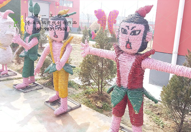 稻草工艺品葫芦娃造型