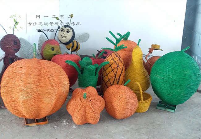 稻草工艺品果蔬造型组合