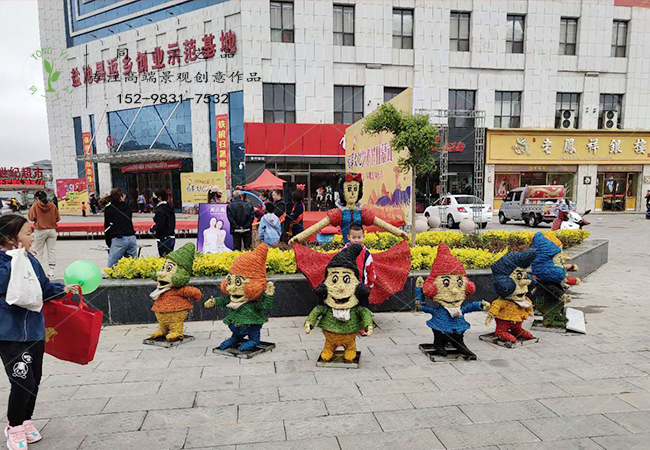 卡通稻草人白雪公主和七个小矮人