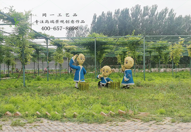 稻草工艺品三个和尚造型