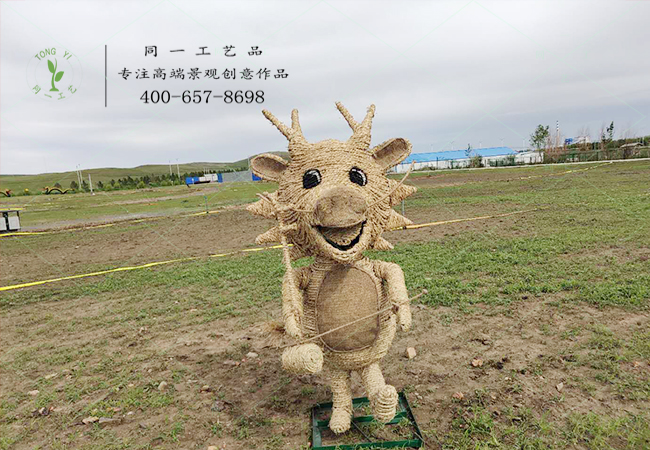 稻草工艺品十二生肖鸡造型