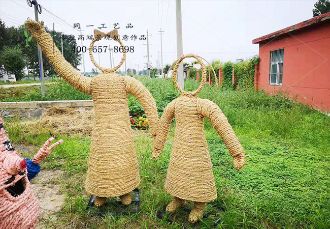 稻草工艺品卡通熊出没造型 稻草工艺品卡通熊出没造型